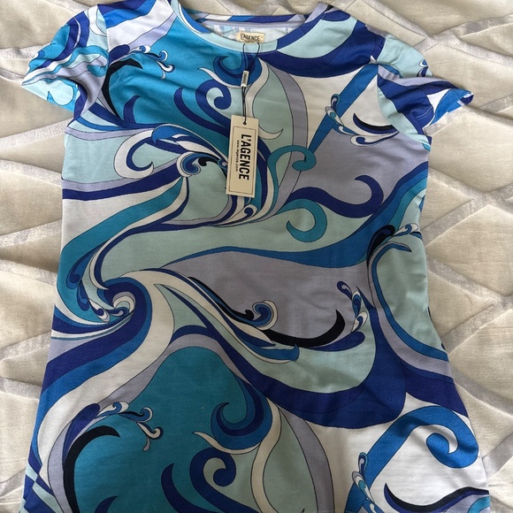 NEW with tags L’agence blue t-shirt size Medium - Picture 3 of 3